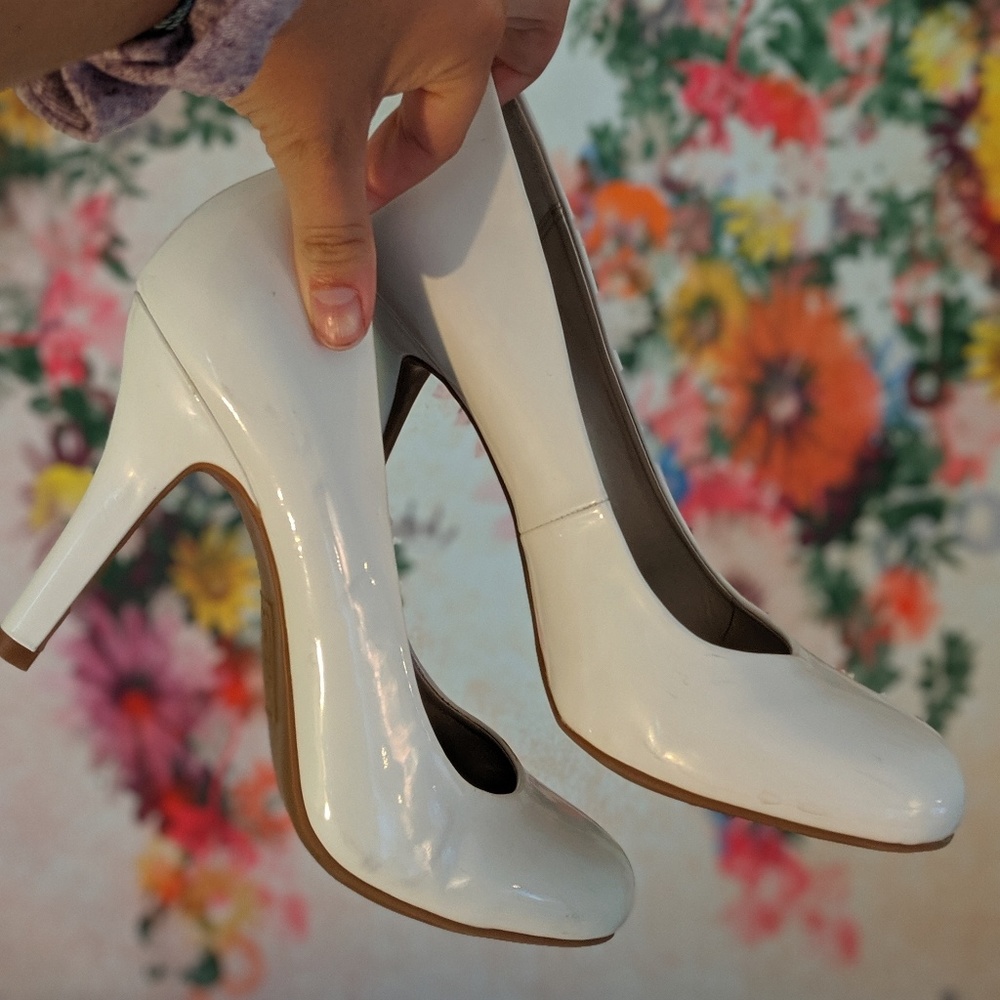 White pumps!